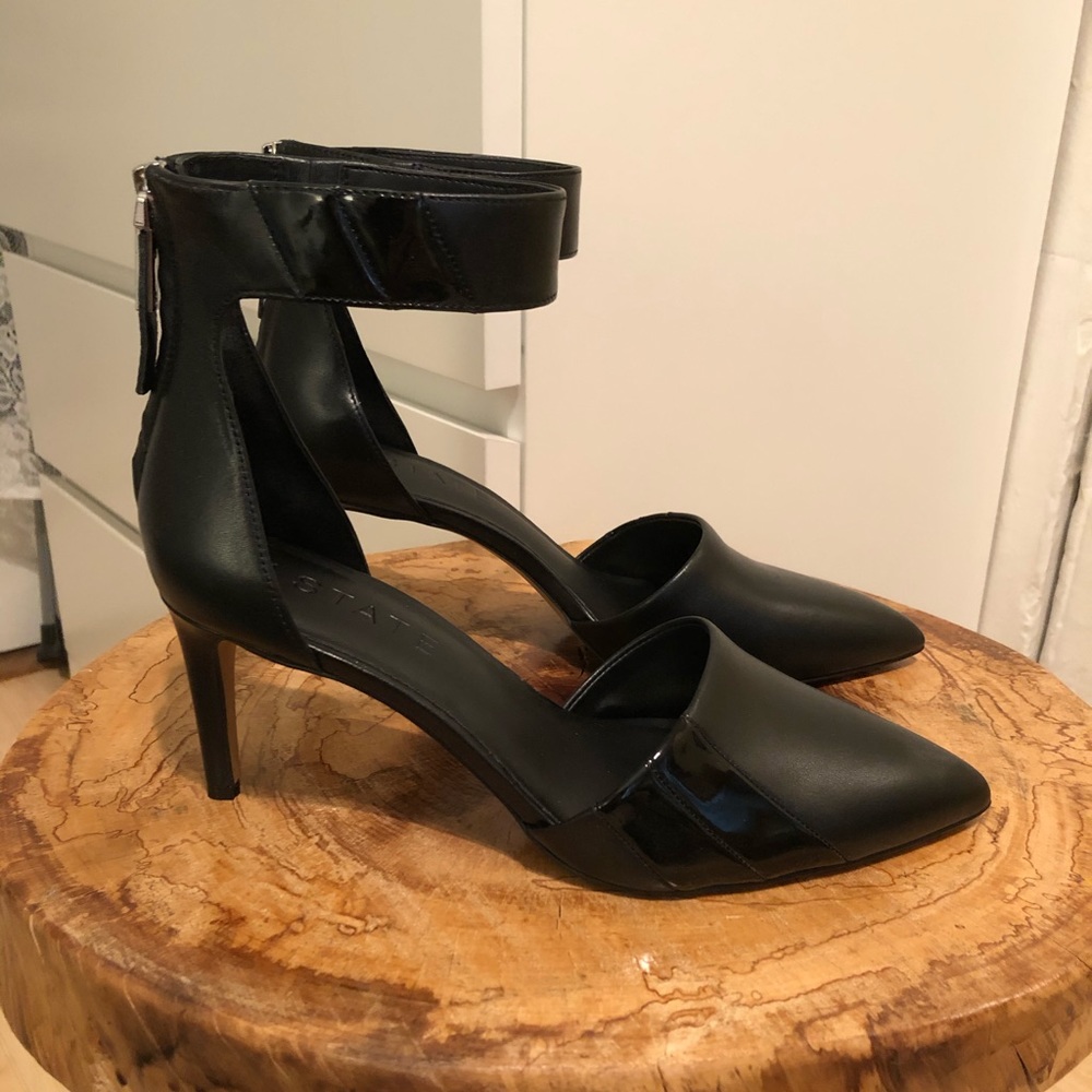 Classy Black Pointed Toe - Ankle Cuff Heels (NEW)